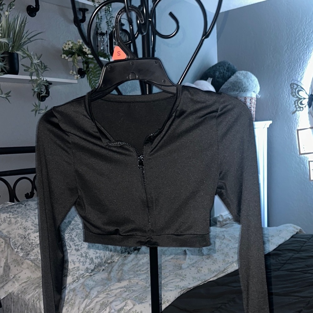 Black athletic Cropped Zip-Up Top